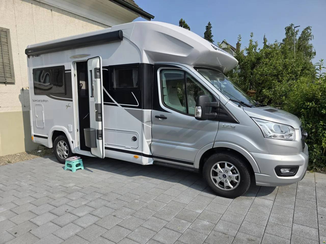 Van 3